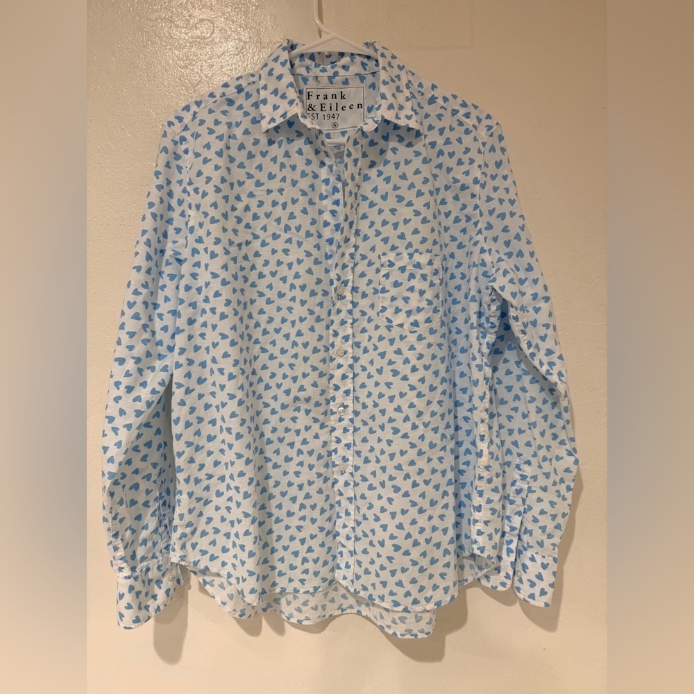 Frank & Eileen White With Blue Hearts Print Button Up Shirt Women’s Size S